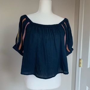 🍑3/$25🍑 Flowy Navy Peasant Top